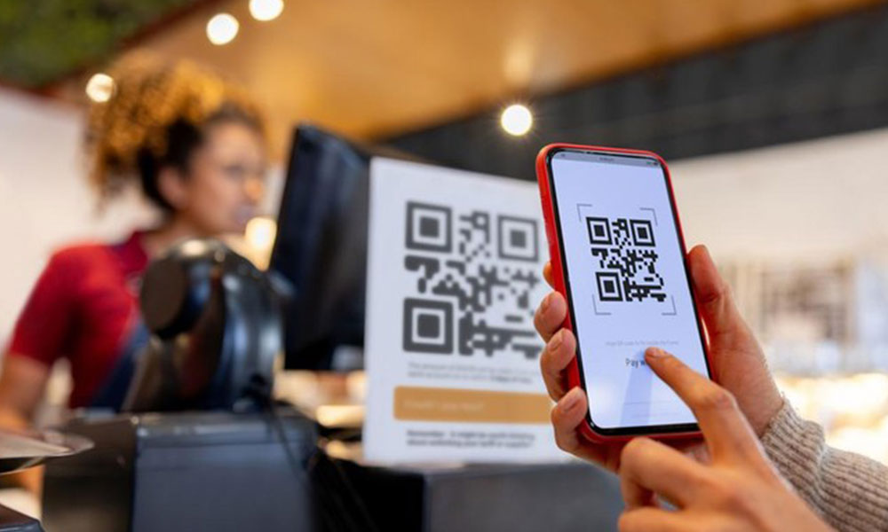 Airlangga Sebut QRIS Bikin Sistem Pembayaran Negara Lain Panas-Dingin